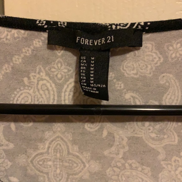 Black Patterned Crop Top - Picture 2 of 3